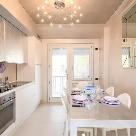 Daire Mgh Luxury - View Penthouse Desenzano Desenzano del Garda