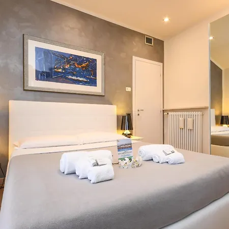 Апартаменты Mgh Luxury - View Penthouse Desenzano